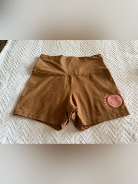 OFFLINE BY AERIE THE HUGGER HI-RISE BIKE SHORTS 5”